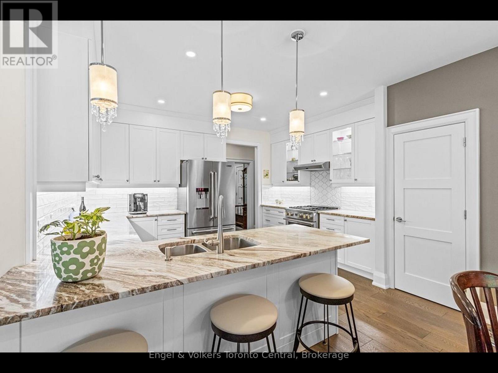 81 Spruce Street, Tiny, Ontario