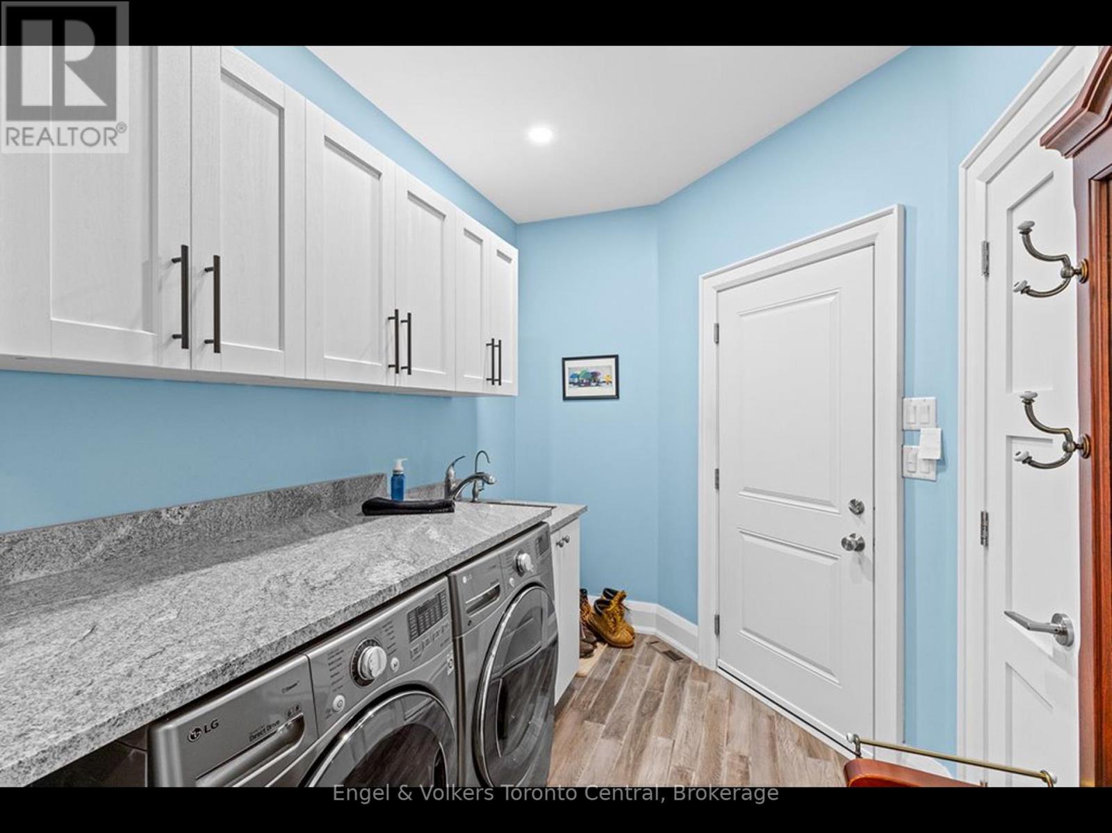 81 Spruce Street, Tiny, Ontario