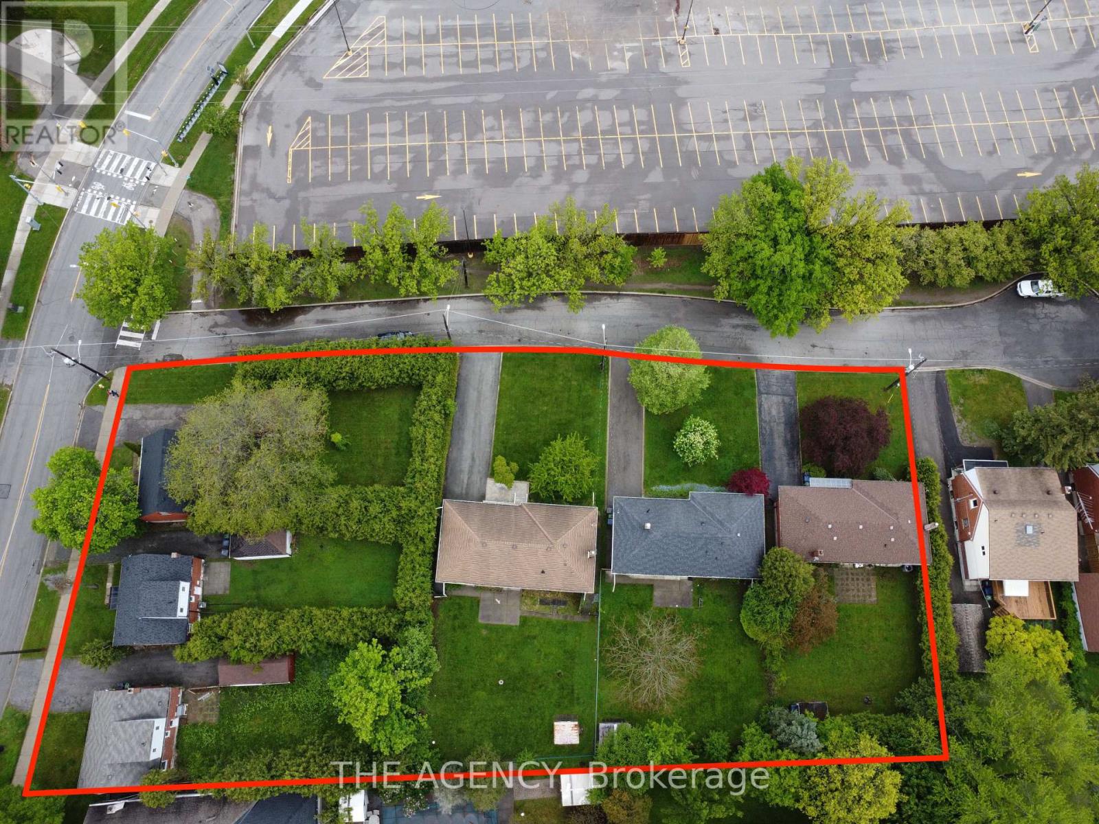 135 Blake Avenue, Toronto (newtonbrook West), Ontario