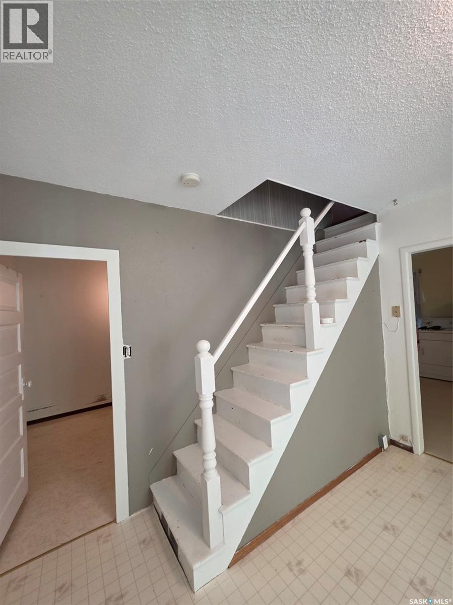 137 3rd Street W, Ponteix, Saskatchewan