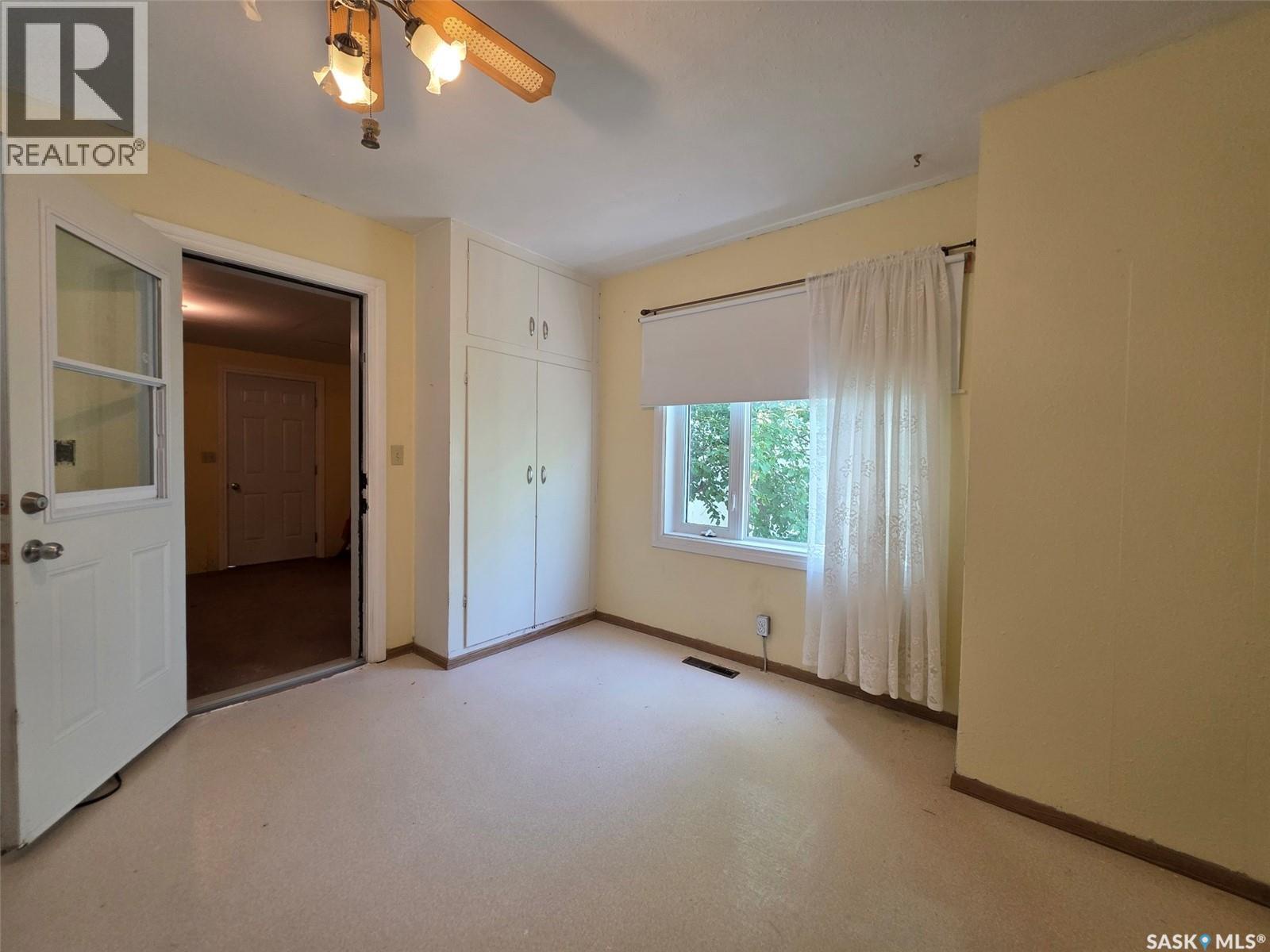 137 3rd Street W, Ponteix, Saskatchewan