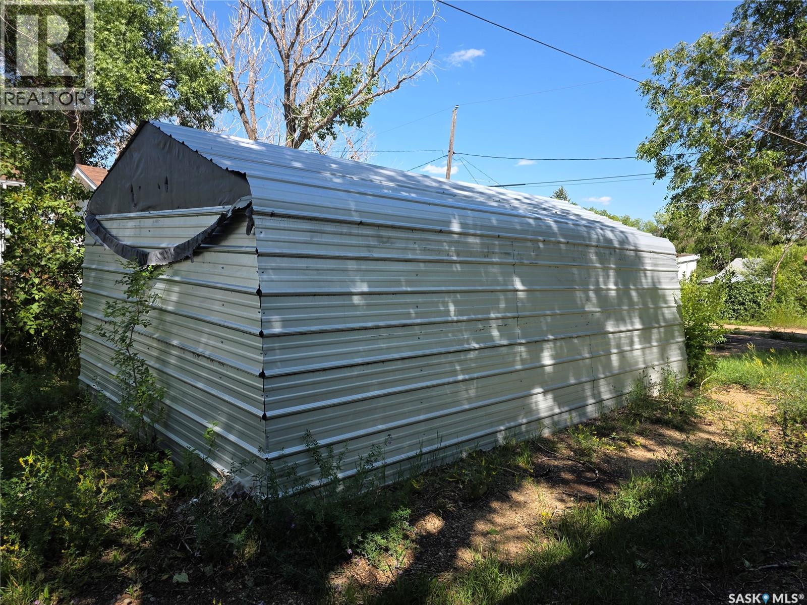 137 3rd Street W, Ponteix, Saskatchewan