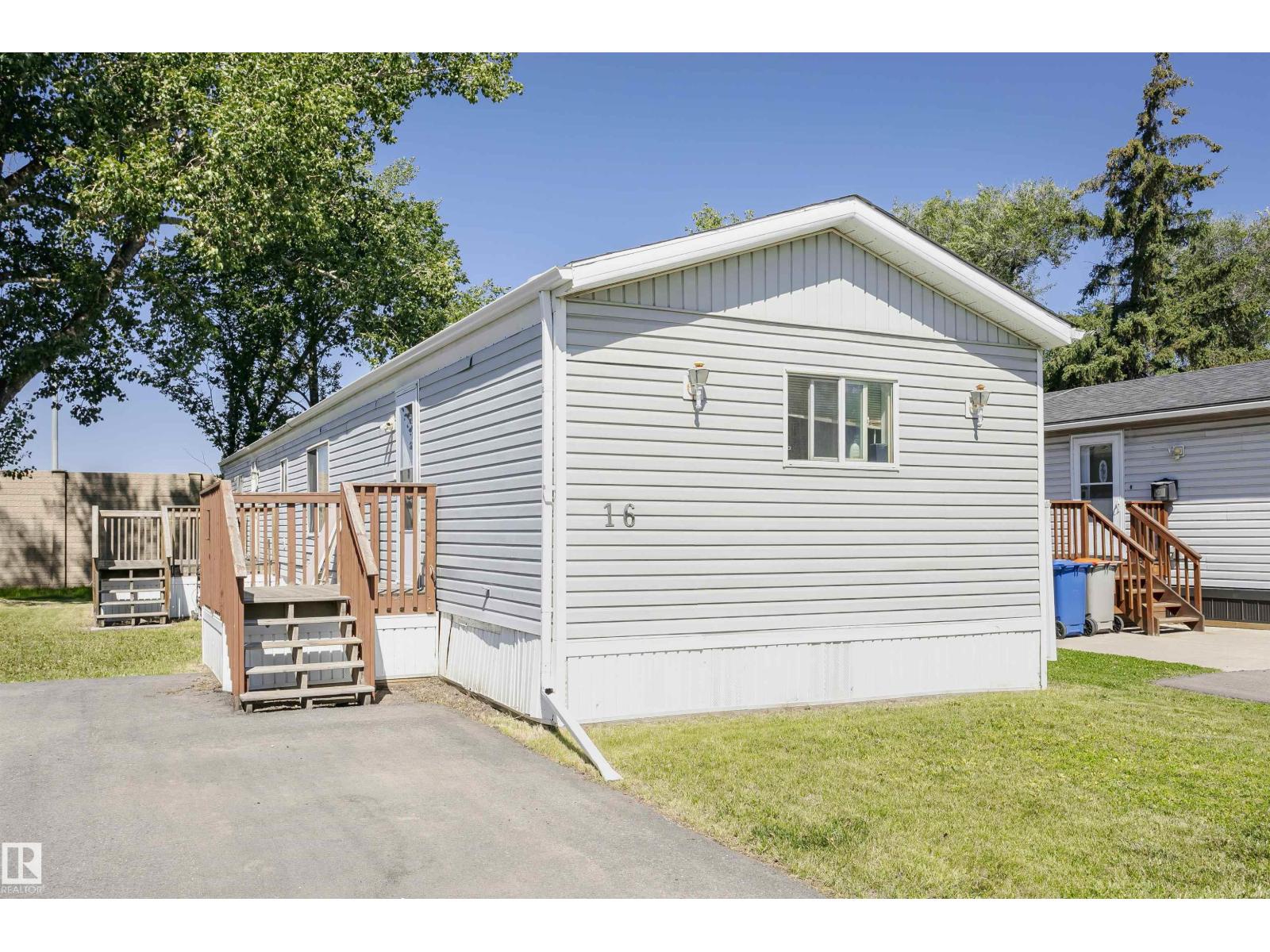 16 Willow Park Estates, Leduc, Alberta