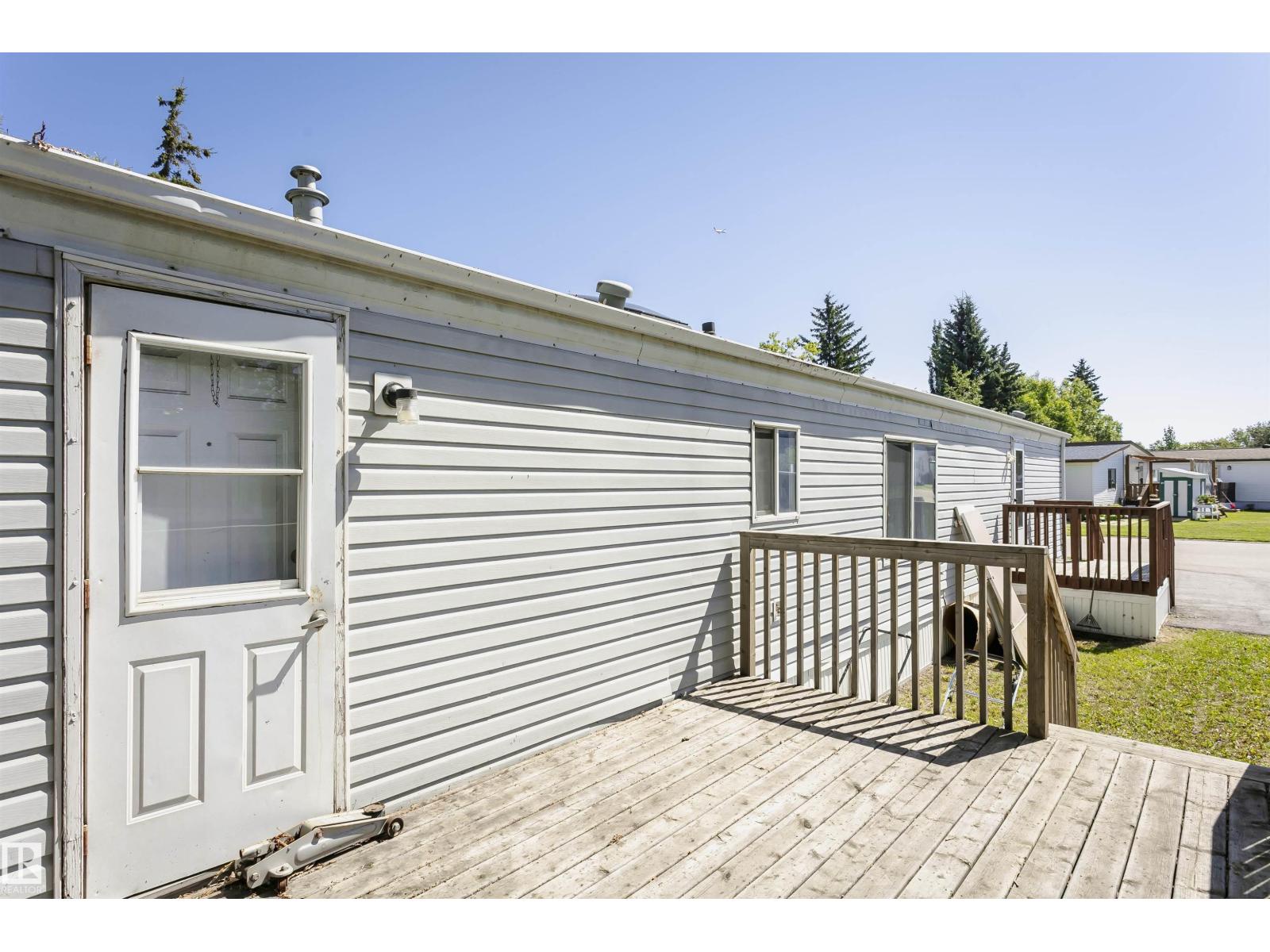 16 Willow Park Estates, Leduc, Alberta