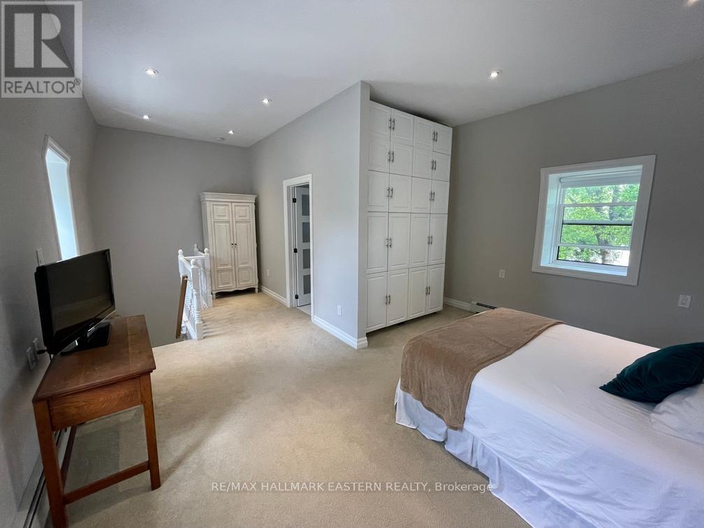 236 Burnham Street, Peterborough (ashburnham Ward 4), Ontario