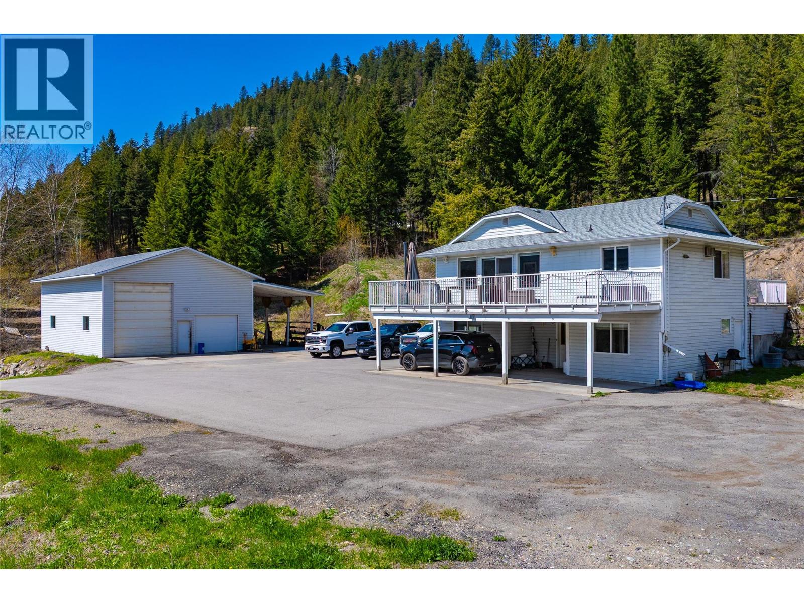 7114 Goshawk Road, Kelowna, British Columbia
