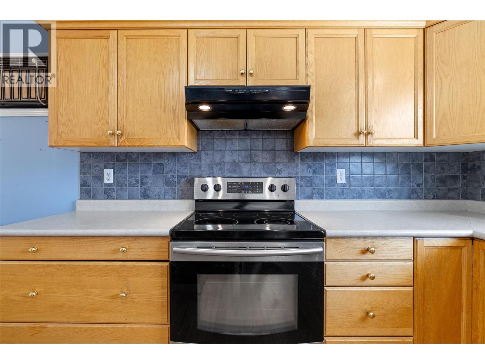 7114 Goshawk Road, Kelowna, British Columbia