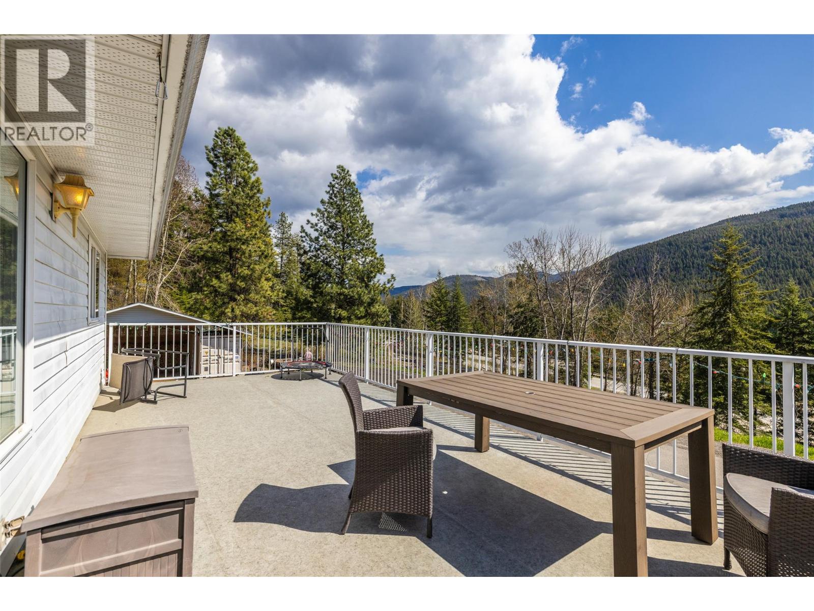 7114 Goshawk Road, Kelowna, British Columbia