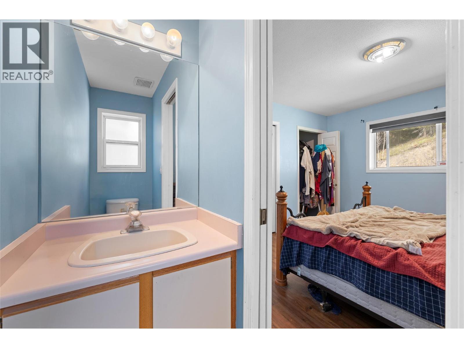 7114 Goshawk Road, Kelowna, British Columbia