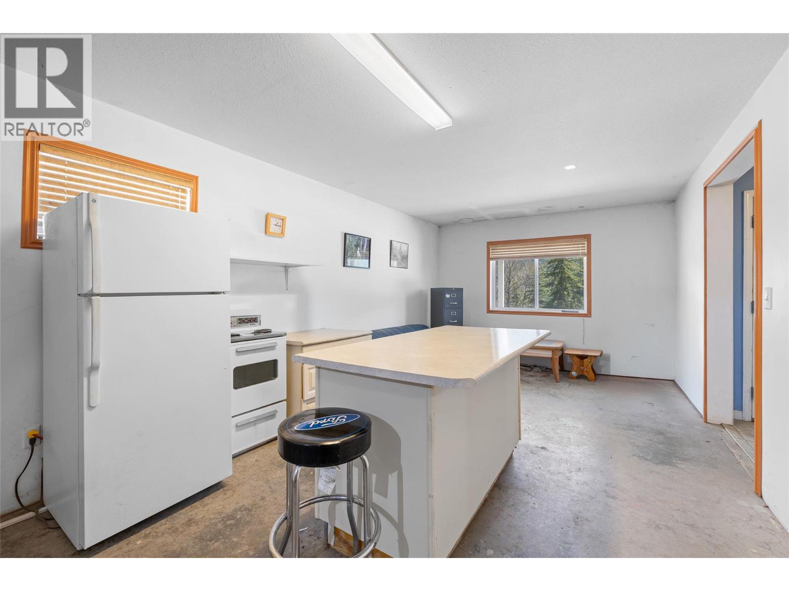 7114 Goshawk Road, Kelowna, British Columbia