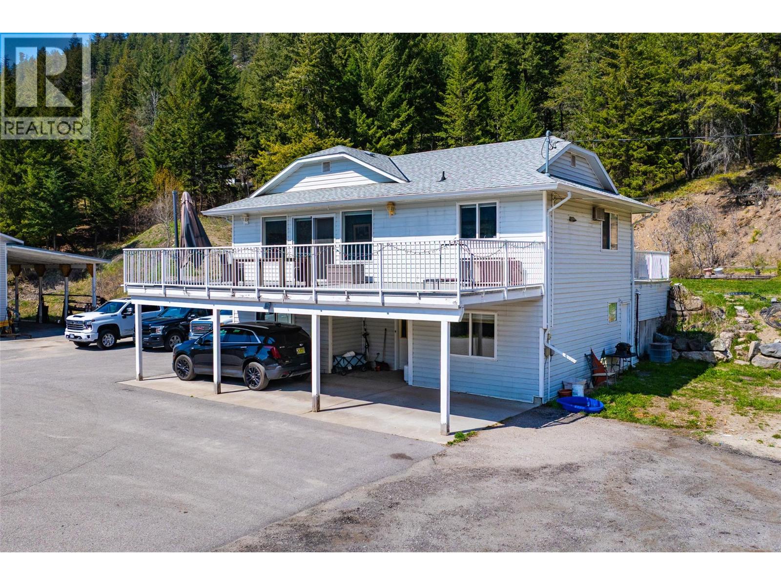 7114 Goshawk Road, Kelowna, British Columbia