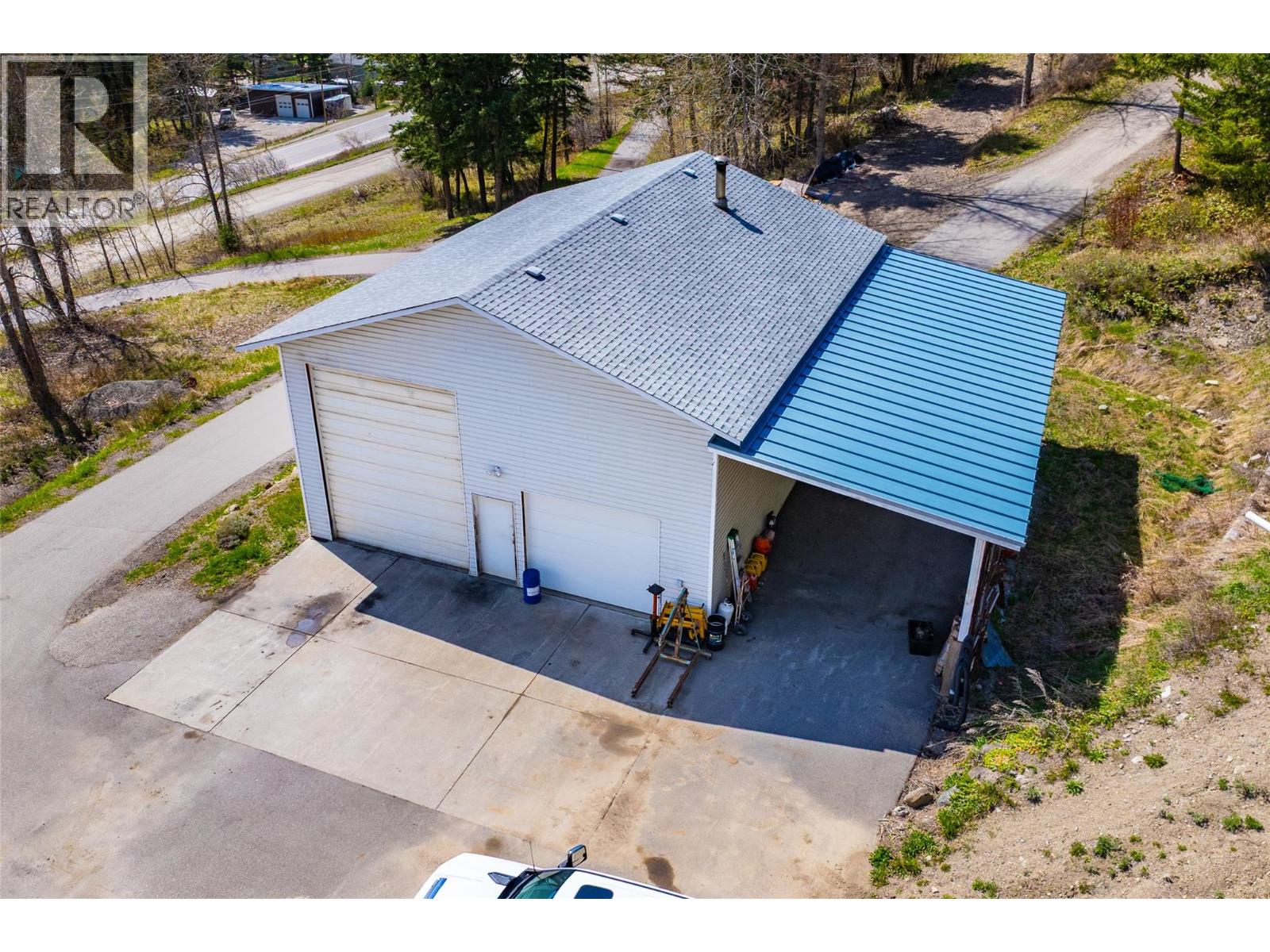 7114 Goshawk Road, Kelowna, British Columbia