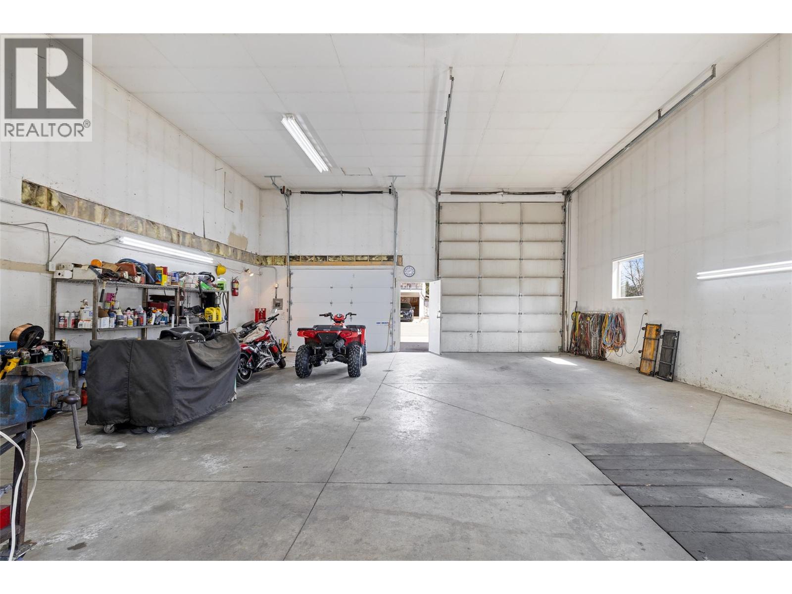 7114 Goshawk Road, Kelowna, British Columbia