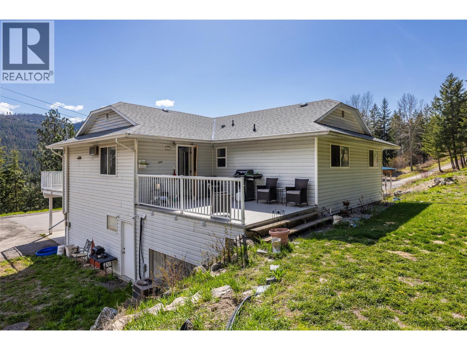 7114 Goshawk Road, Kelowna, British Columbia