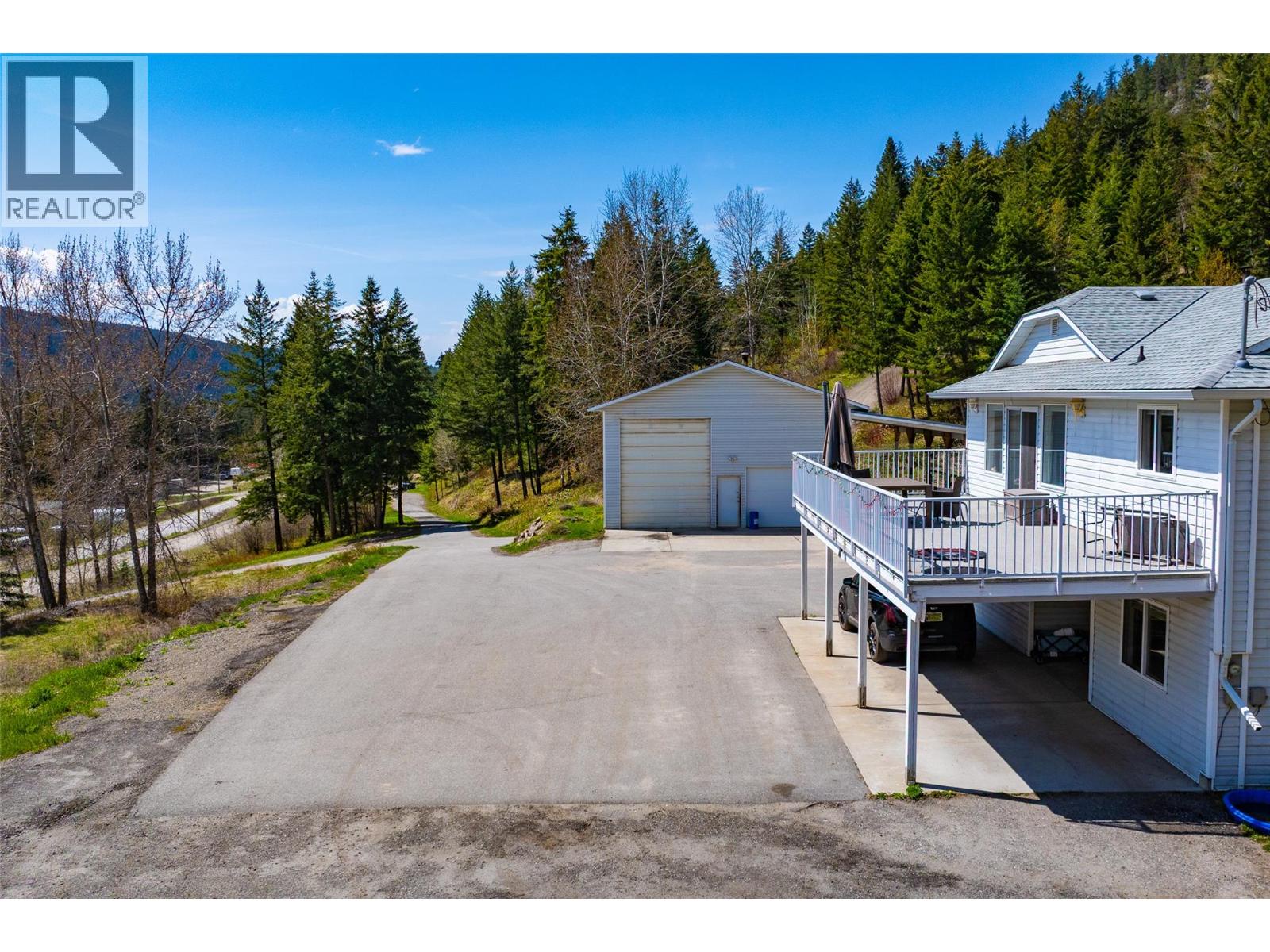 7114 Goshawk Road, Kelowna, British Columbia