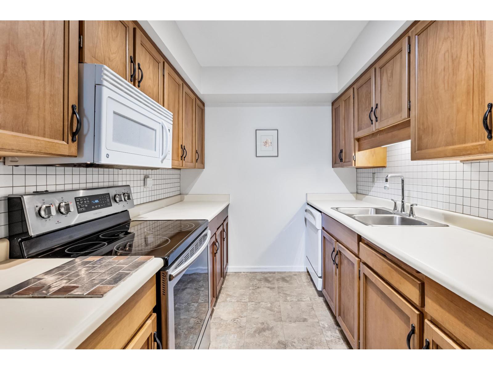 204 1458 Blackwood Street, White Rock, British Columbia