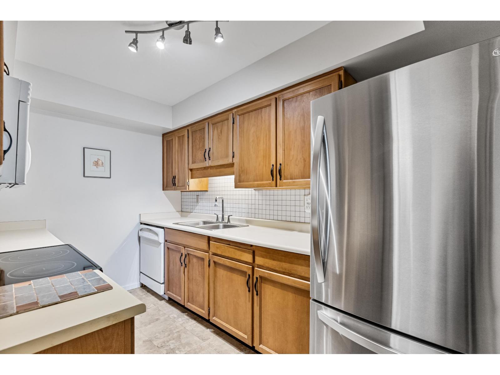 204 1458 Blackwood Street, White Rock, British Columbia