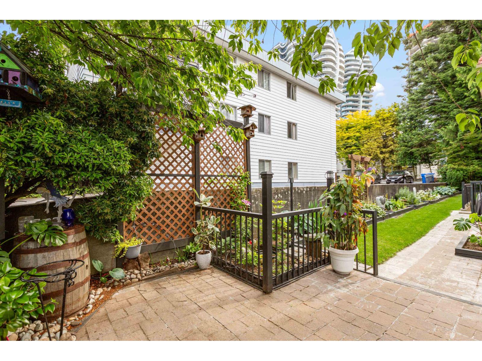 204 1458 Blackwood Street, White Rock, British Columbia