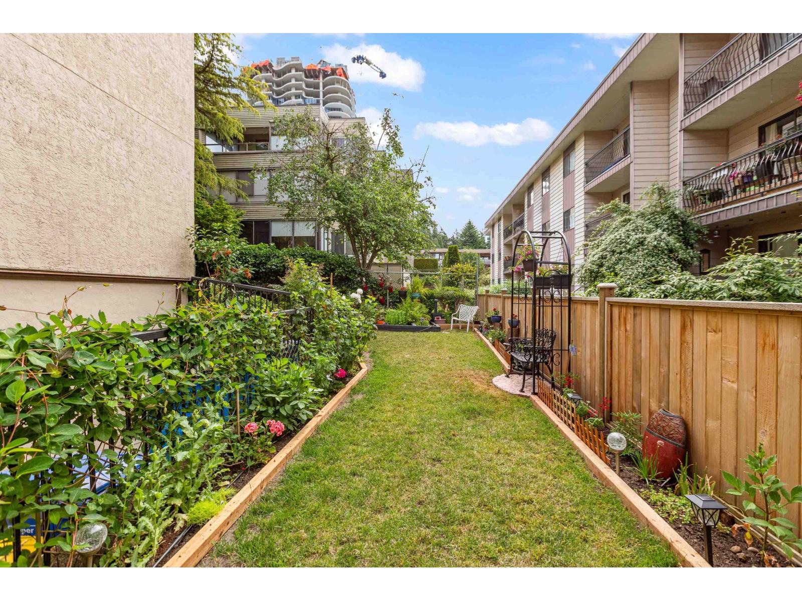 204 1458 Blackwood Street, White Rock, British Columbia