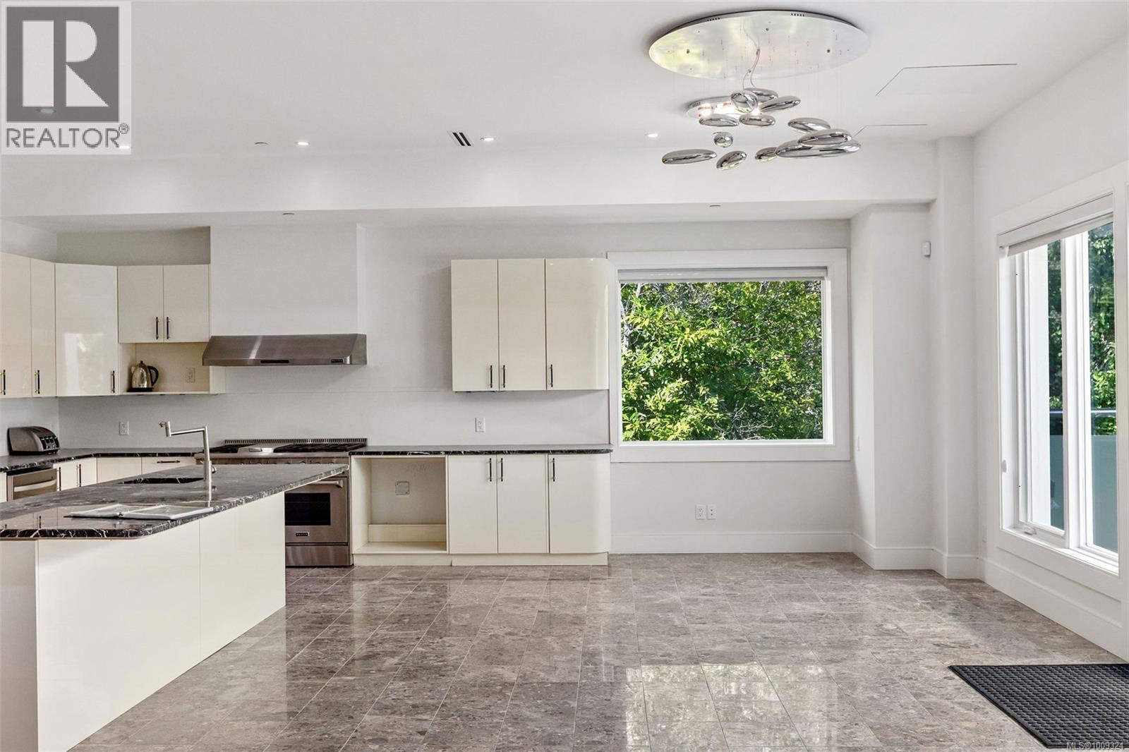 3355 Midland Rd, Oak Bay, British Columbia