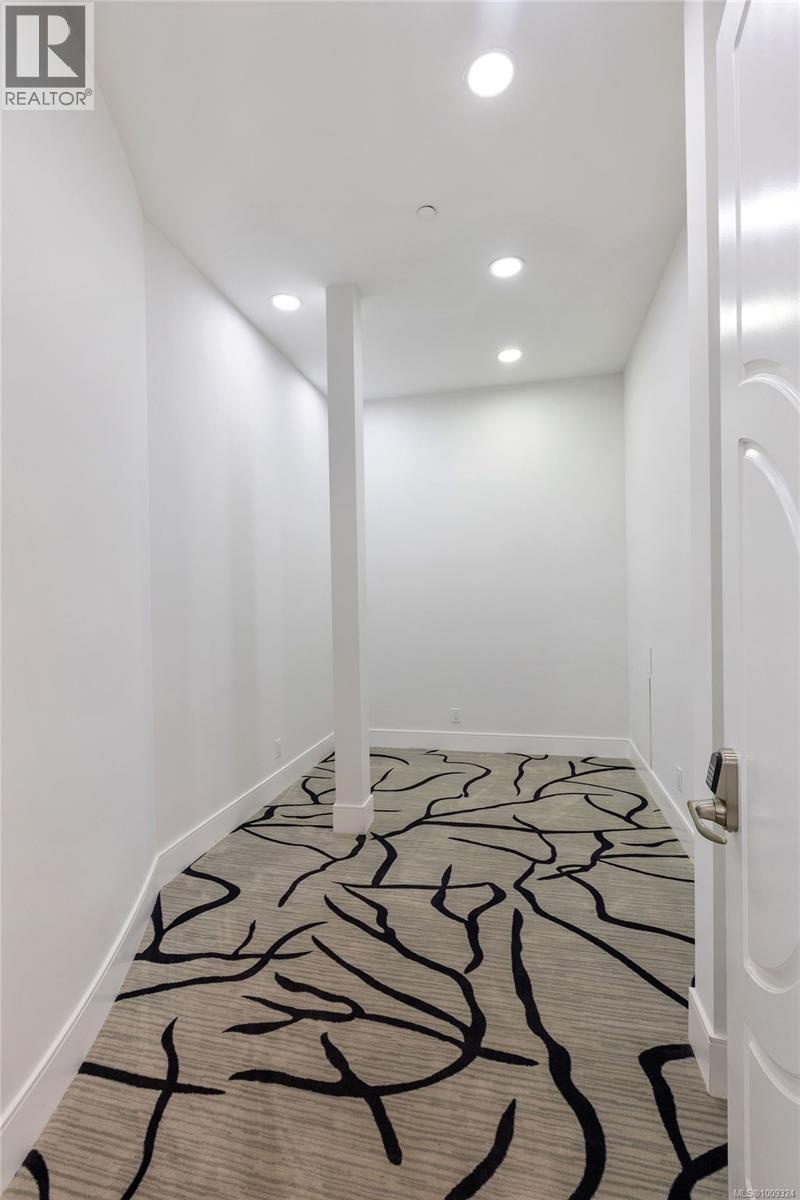 3355 Midland Rd, Oak Bay, British Columbia