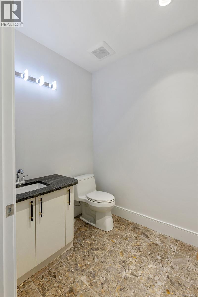 3355 Midland Rd, Oak Bay, British Columbia