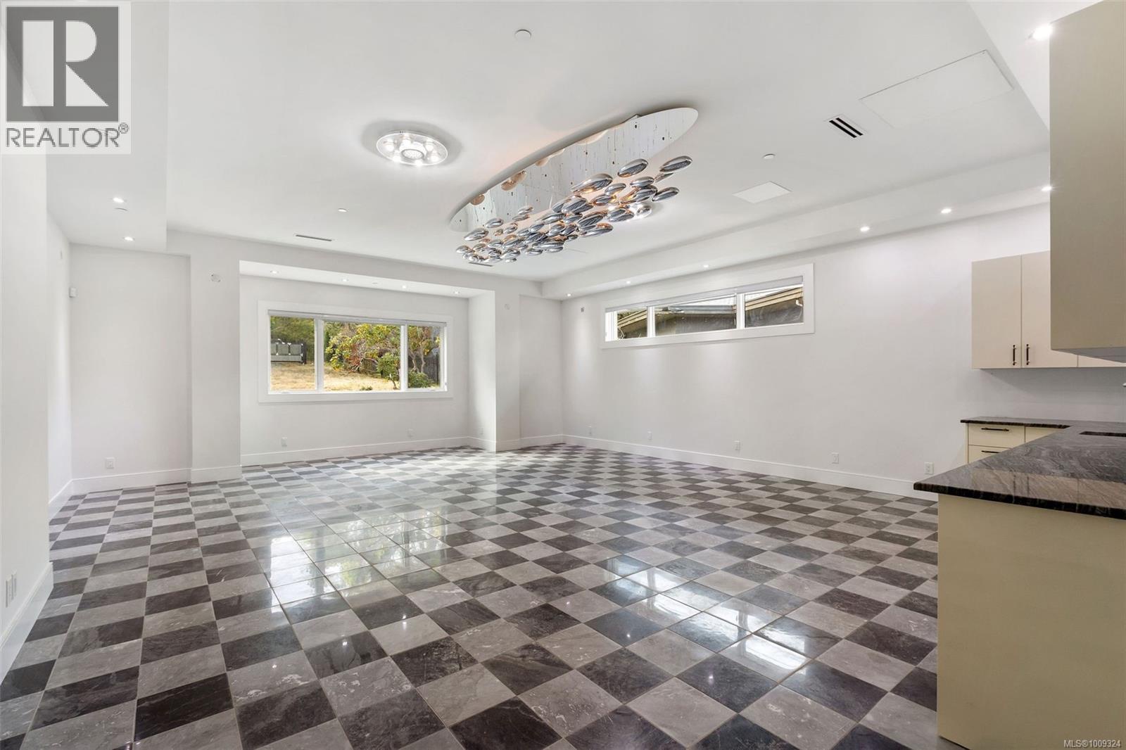 3355 Midland Rd, Oak Bay, British Columbia