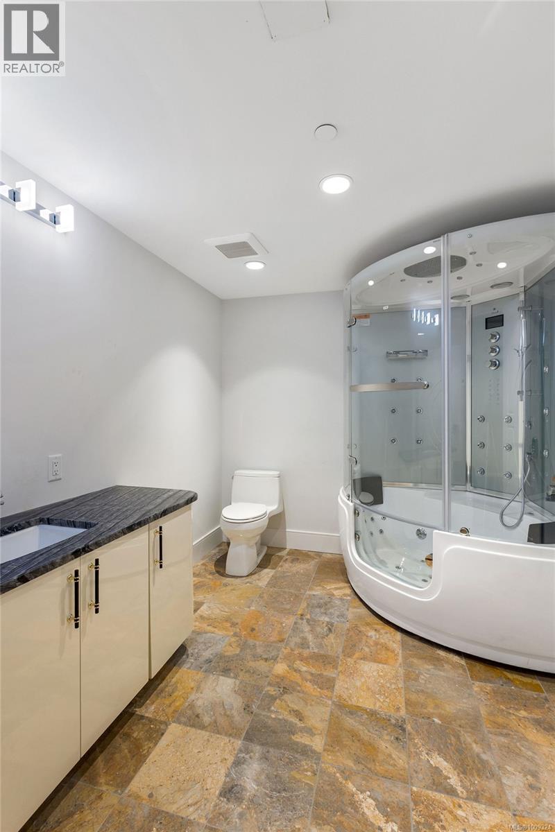 3355 Midland Rd, Oak Bay, British Columbia