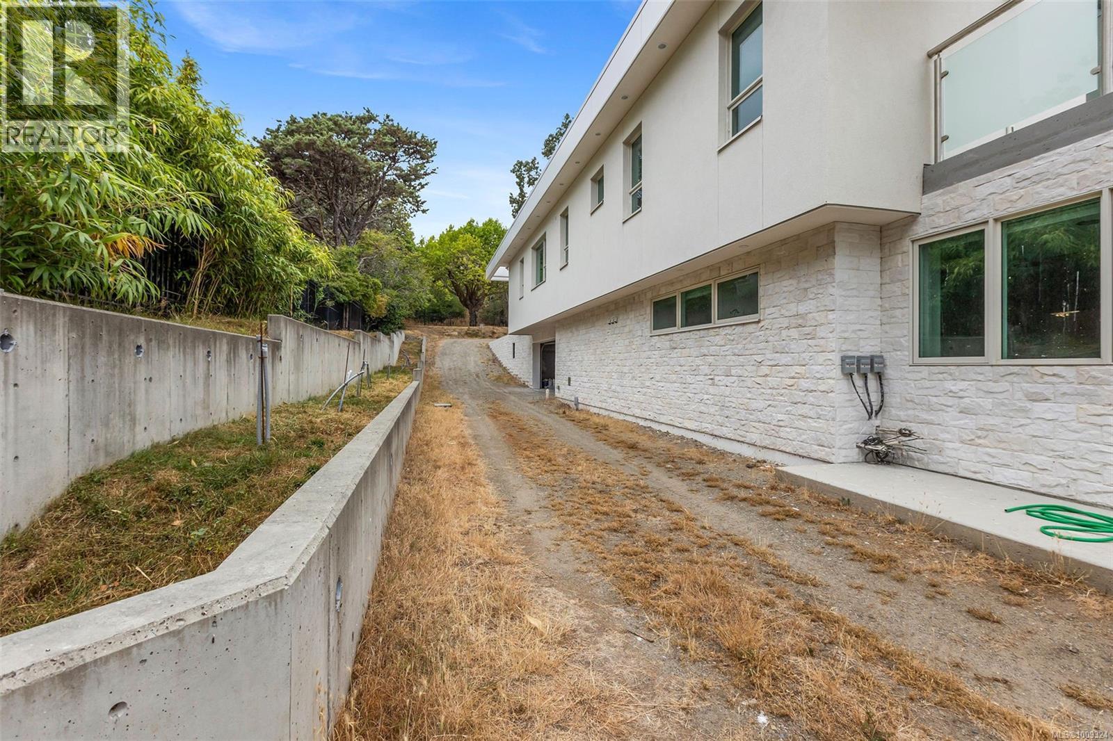 3355 Midland Rd, Oak Bay, British Columbia