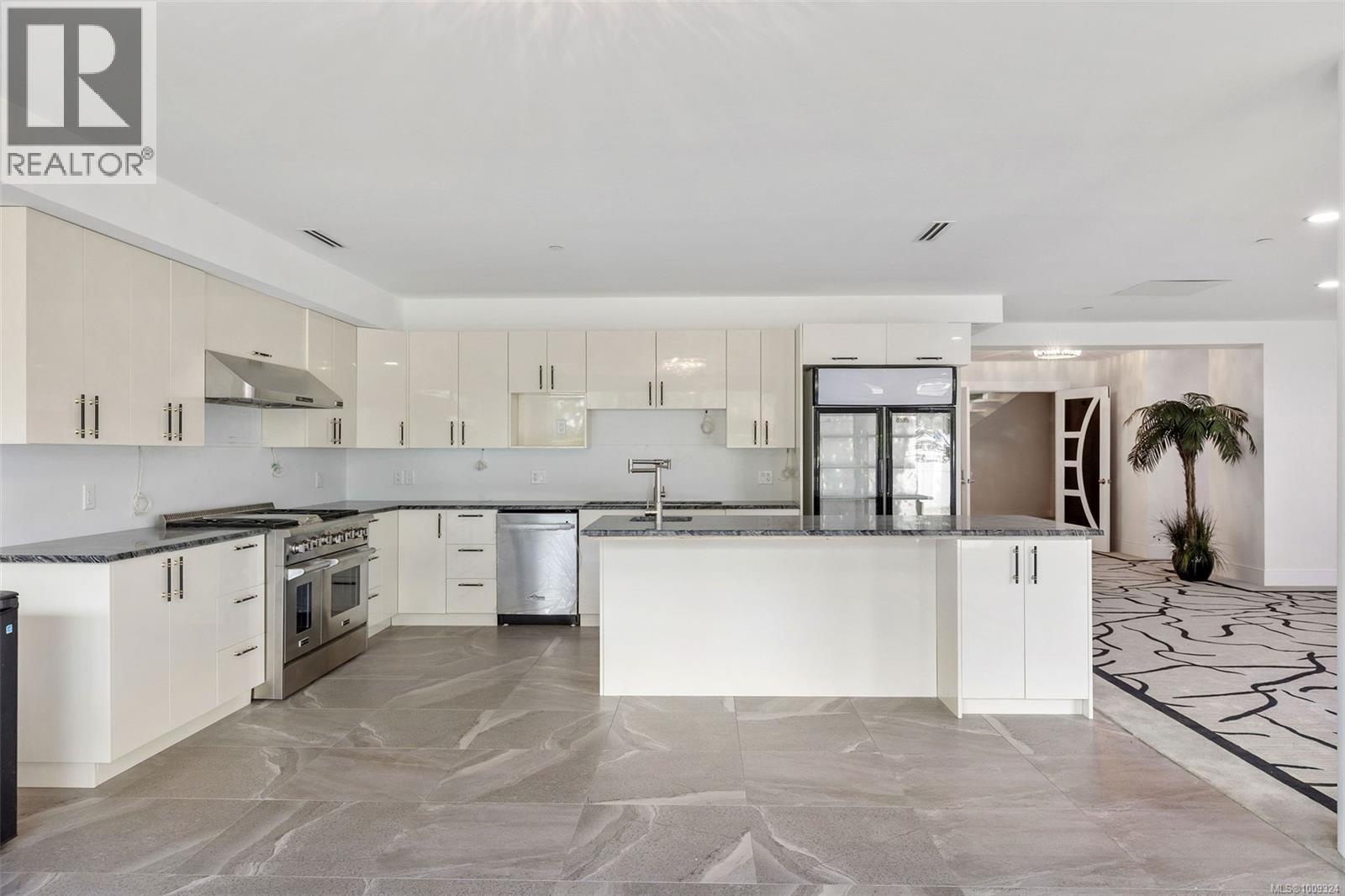 3355 Midland Rd, Oak Bay, British Columbia