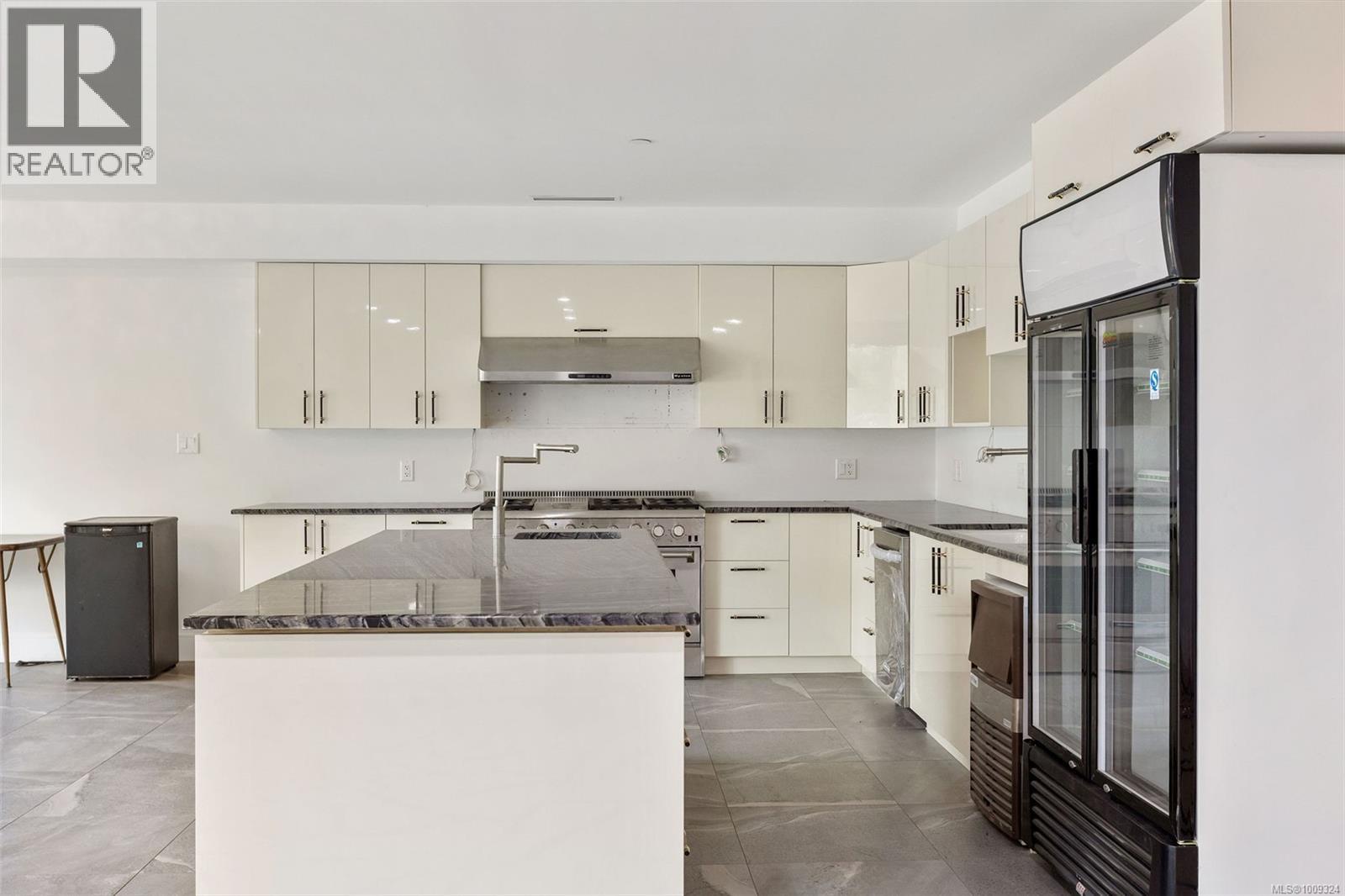 3355 Midland Rd, Oak Bay, British Columbia