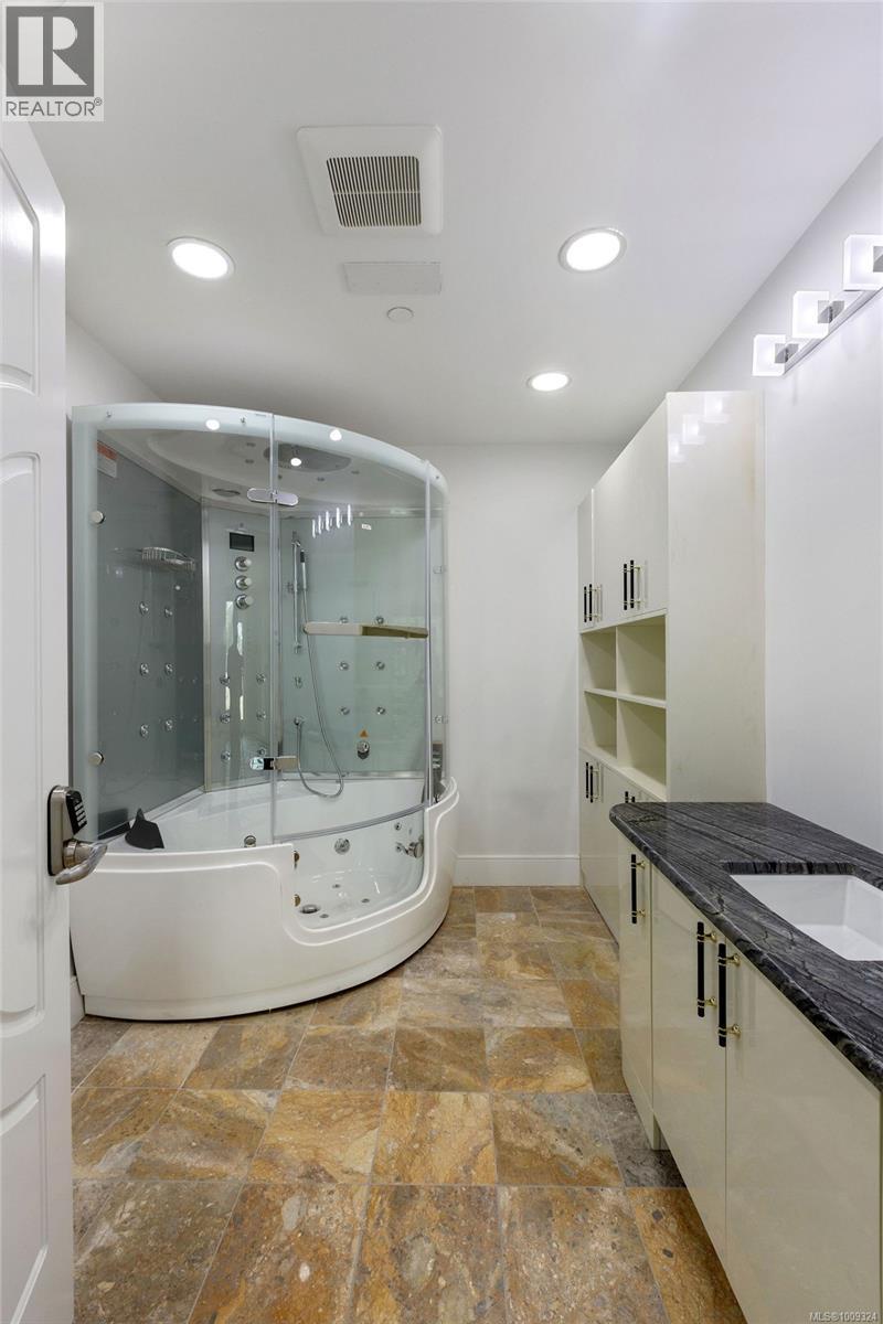 3355 Midland Rd, Oak Bay, British Columbia