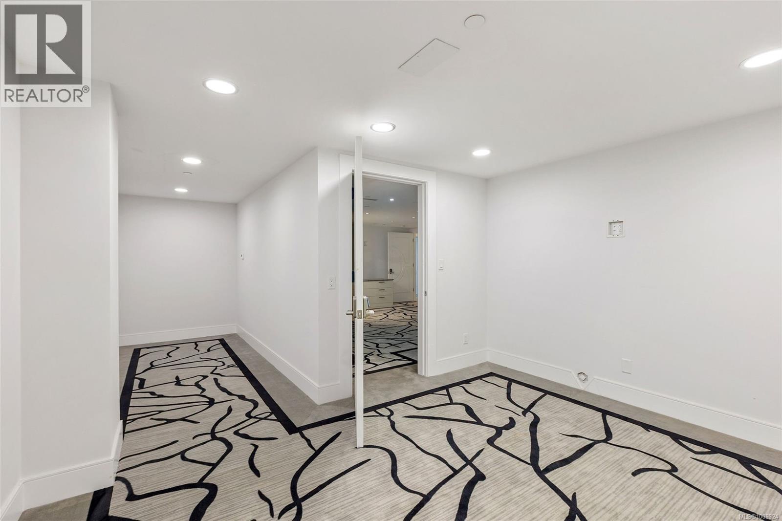 3355 Midland Rd, Oak Bay, British Columbia