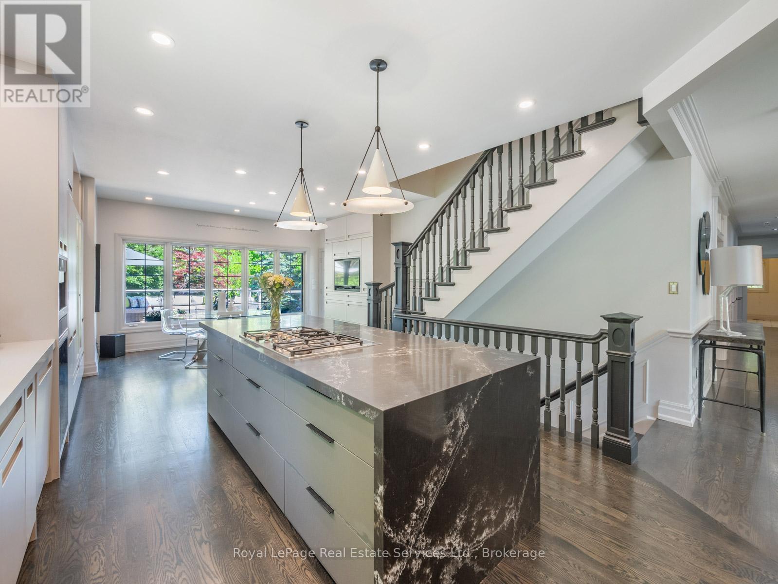 235 Lakewood Drive, Oakville (co Central), Ontario
