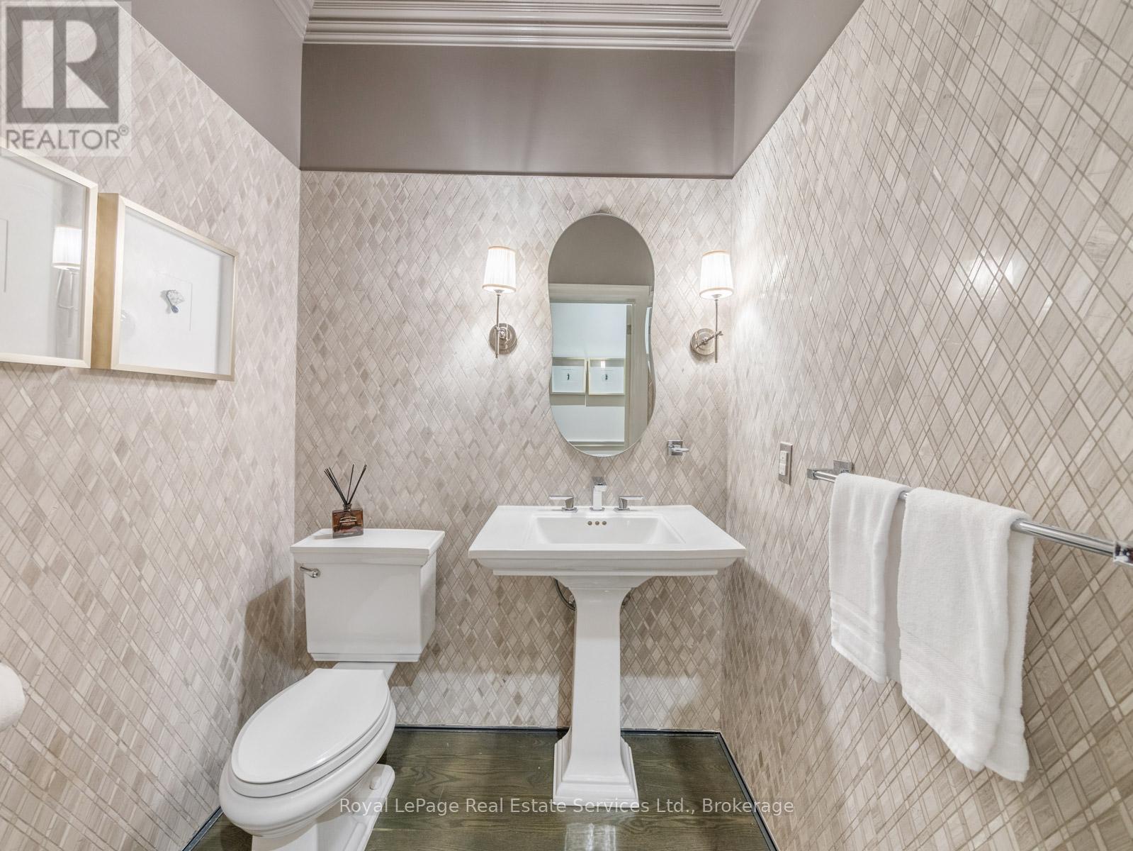 235 Lakewood Drive, Oakville (co Central), Ontario