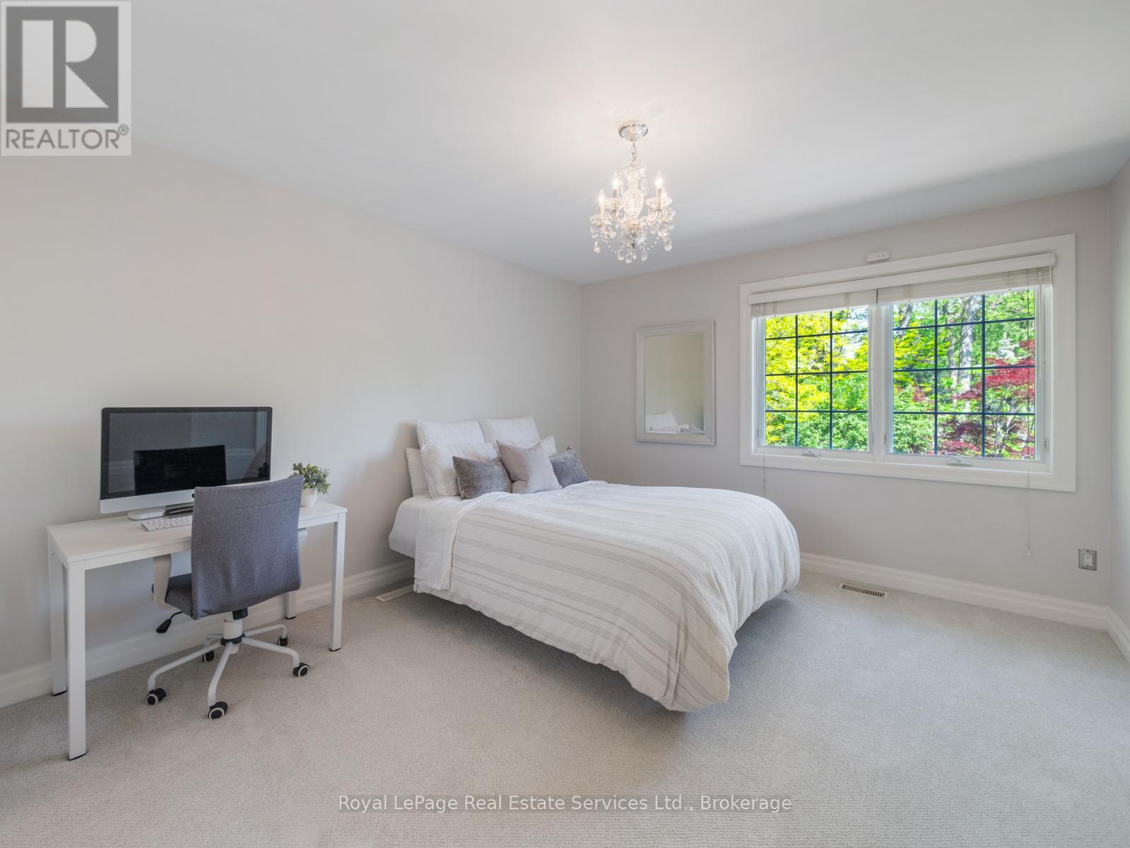 235 Lakewood Drive, Oakville (co Central), Ontario