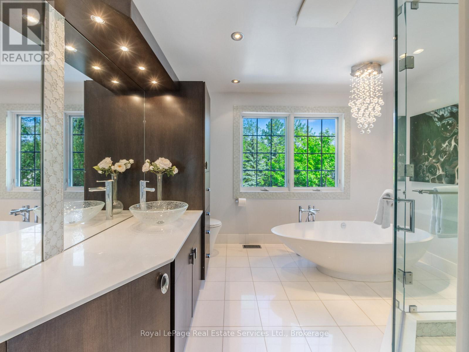 235 Lakewood Drive, Oakville (co Central), Ontario