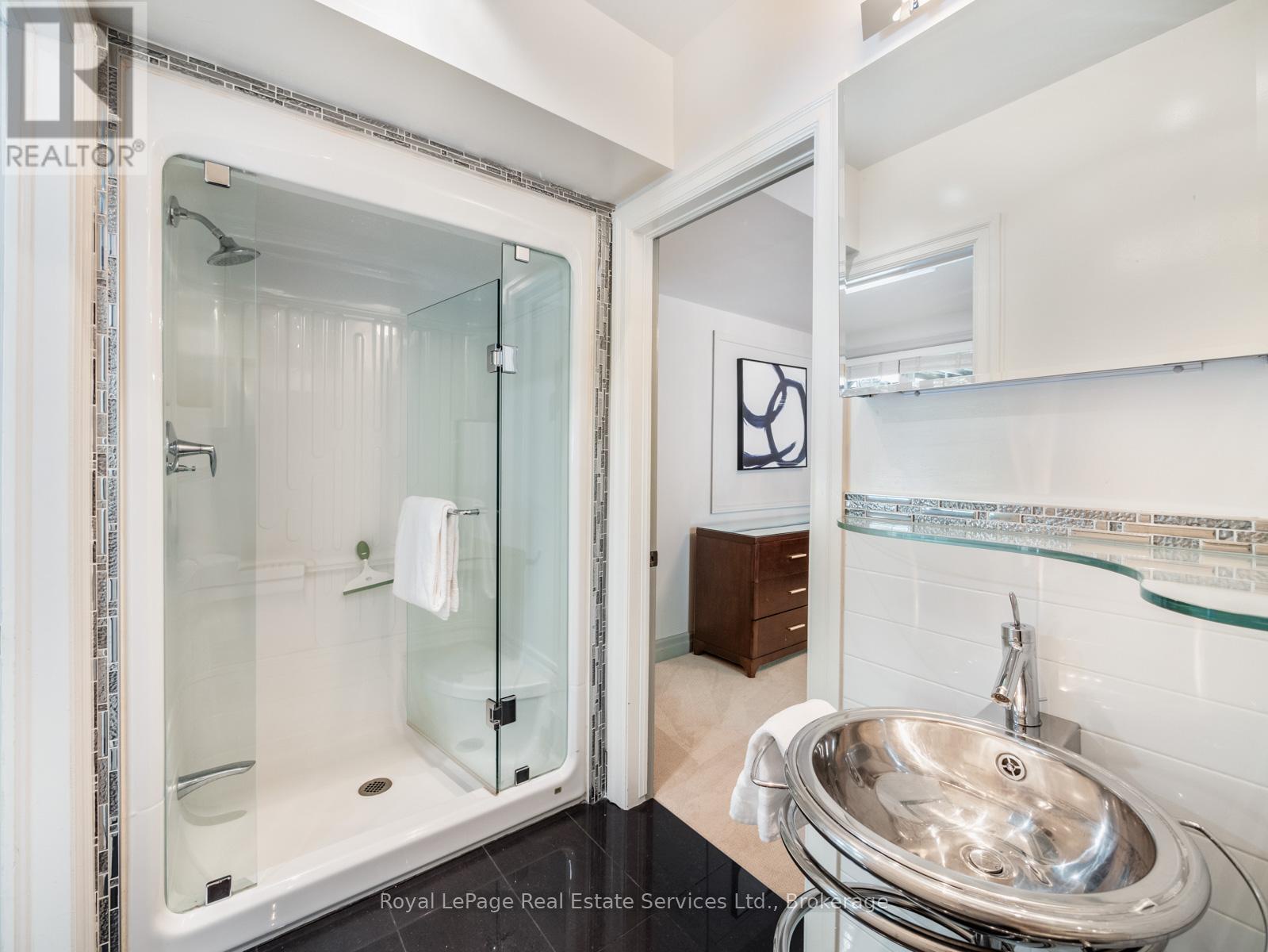 235 Lakewood Drive, Oakville (co Central), Ontario