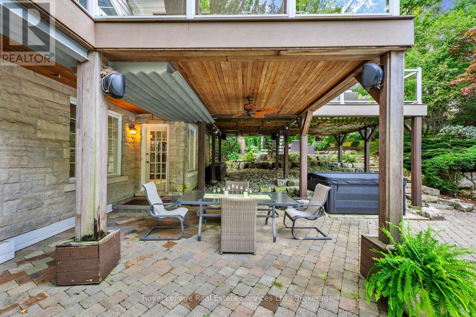 235 Lakewood Drive, Oakville (co Central), Ontario