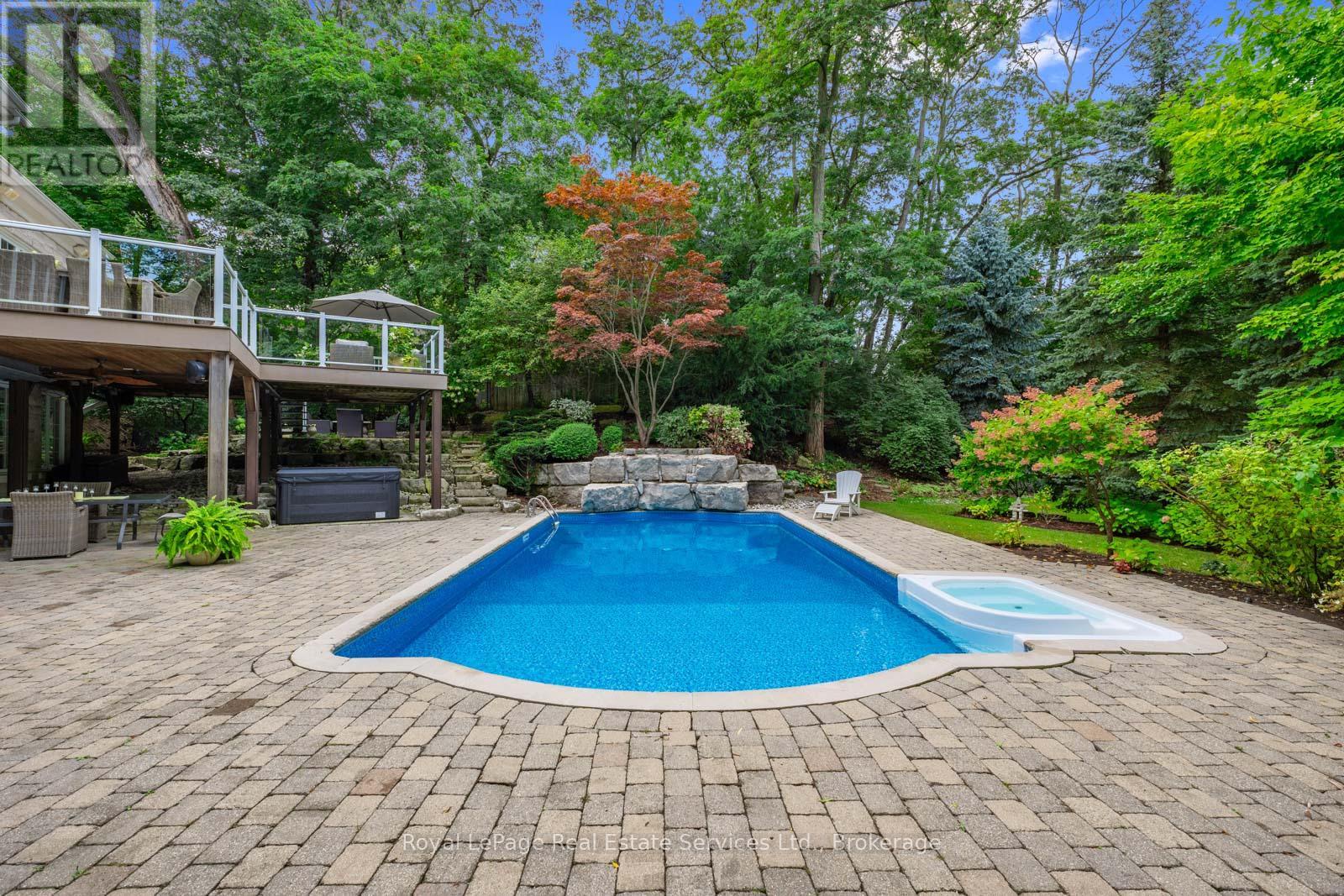 235 Lakewood Drive, Oakville (co Central), Ontario