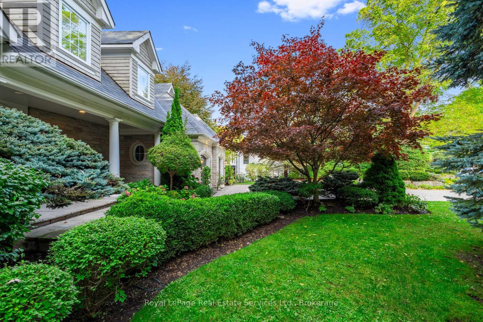 235 Lakewood Drive, Oakville (co Central), Ontario