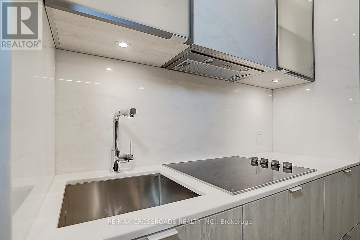 1607 - 11 Yorkville Avenue, Toronto (annex), Ontario