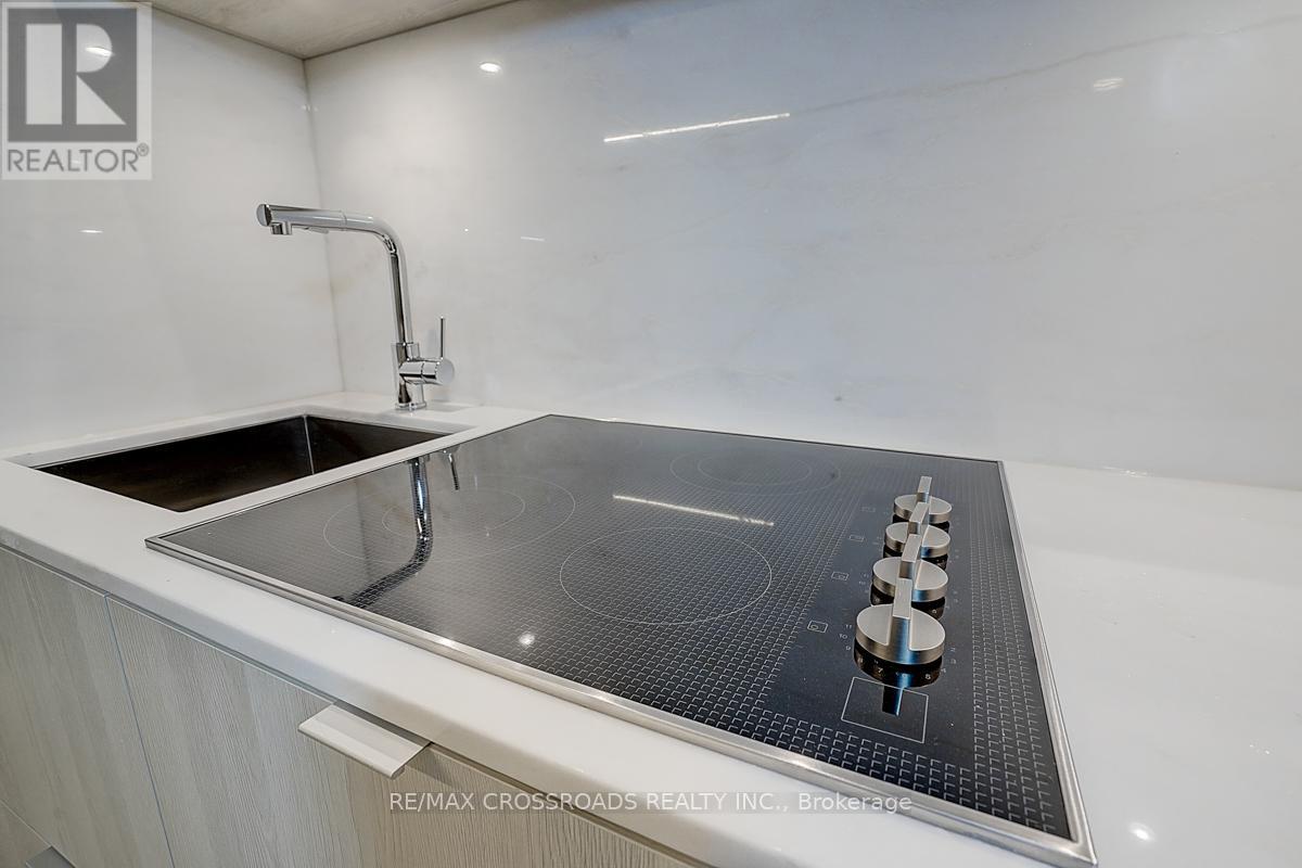 1607 - 11 Yorkville Avenue, Toronto (annex), Ontario