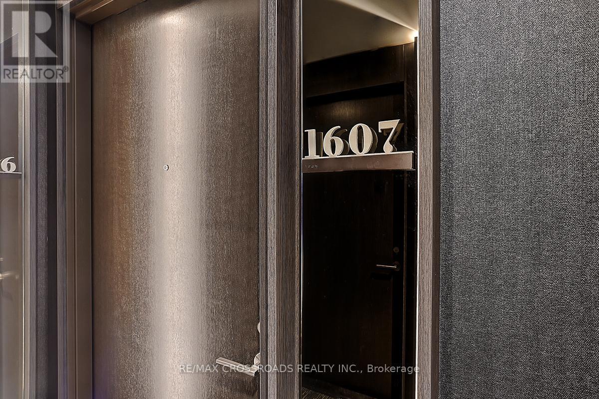 1607 - 11 Yorkville Avenue, Toronto (annex), Ontario