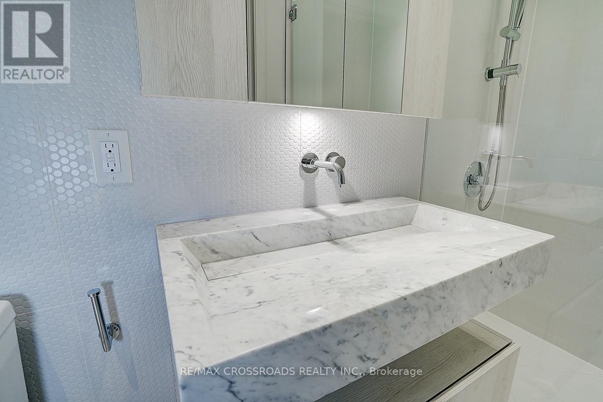 1607 - 11 Yorkville Avenue, Toronto (annex), Ontario