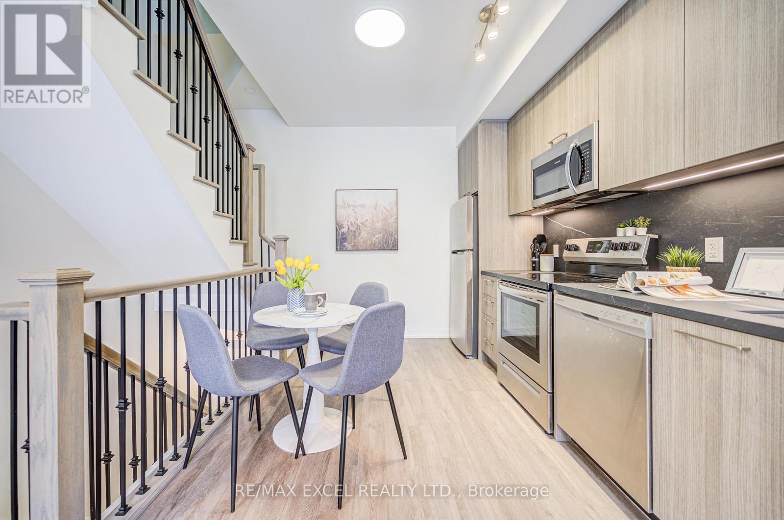 26 - 51 Winlock Park, Toronto (newtonbrook East), Ontario