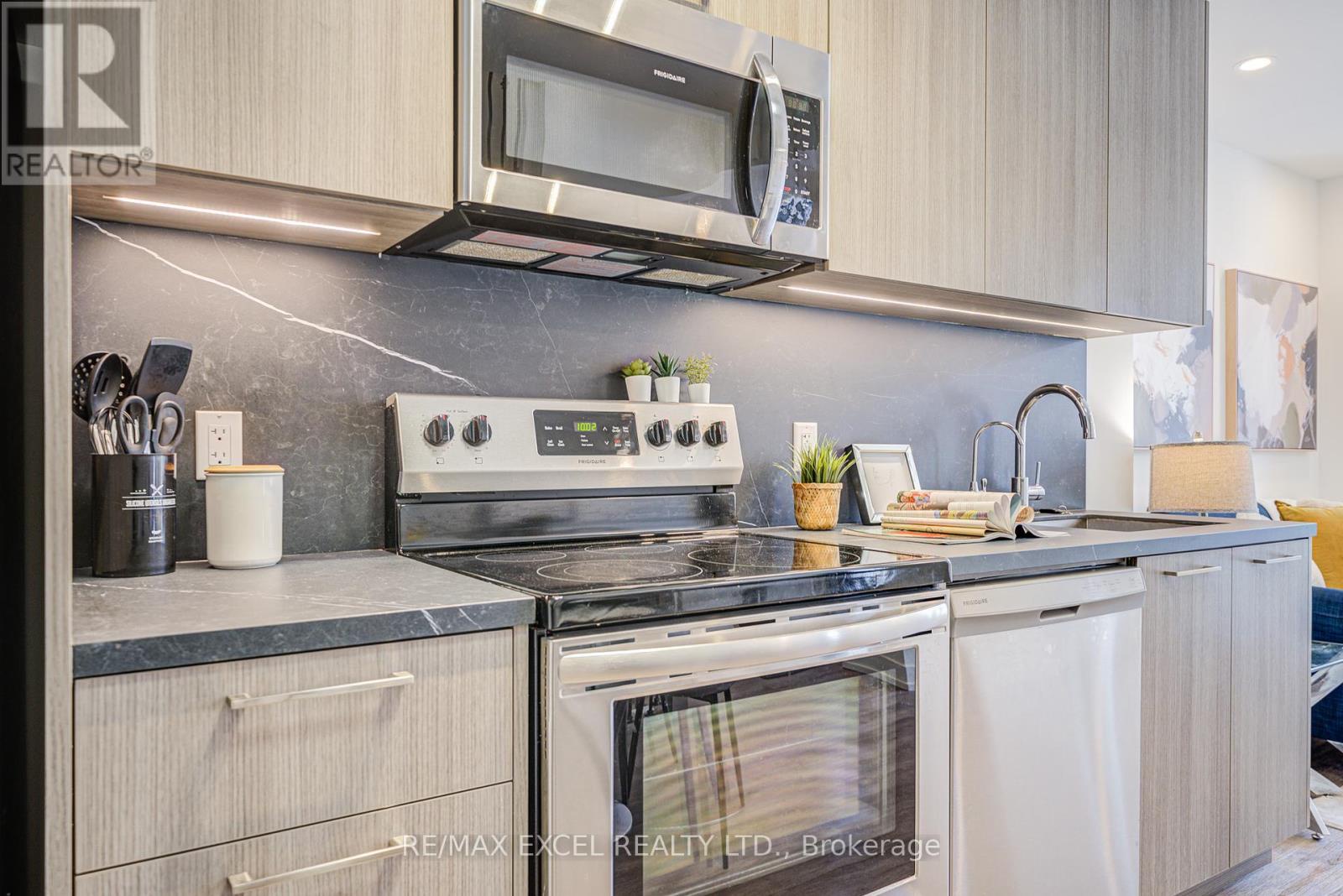 26 - 51 Winlock Park, Toronto (newtonbrook East), Ontario