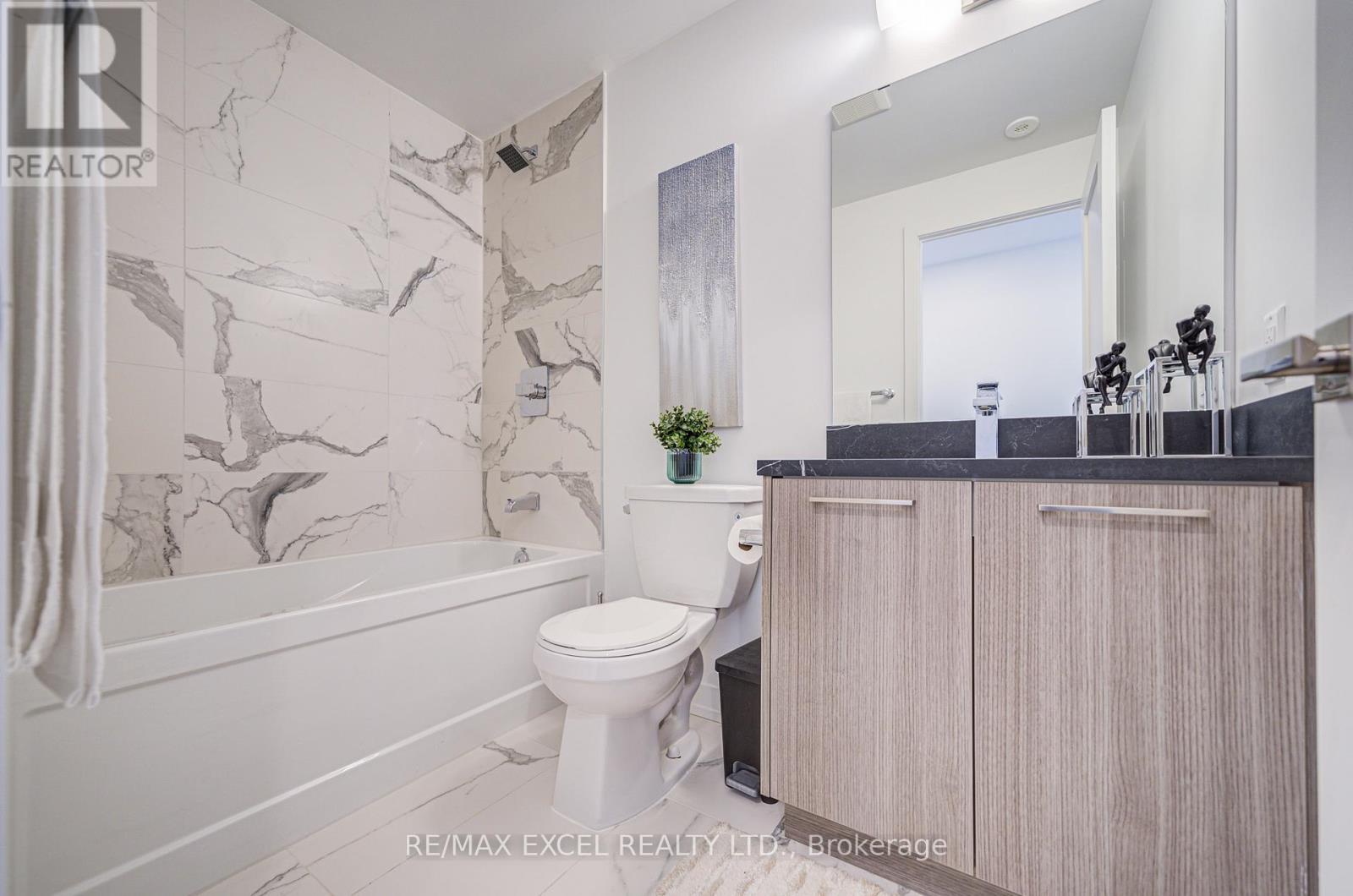 26 - 51 Winlock Park, Toronto (newtonbrook East), Ontario