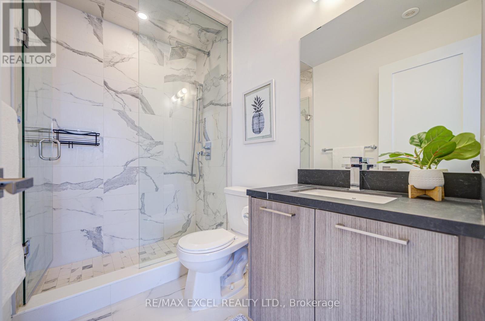 26 - 51 Winlock Park, Toronto (newtonbrook East), Ontario