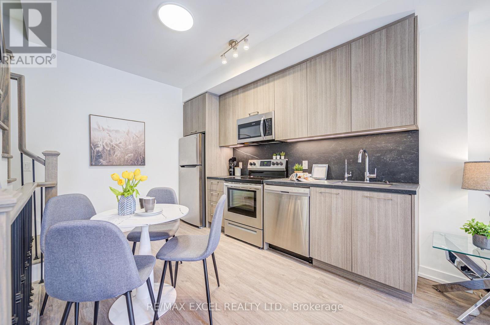 26 - 51 Winlock Park, Toronto (newtonbrook East), Ontario